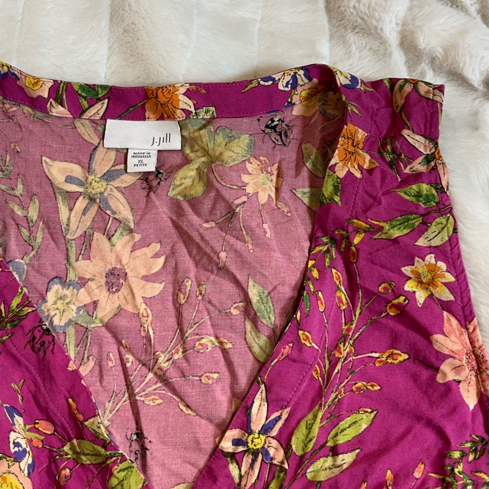 J. Jill XLP Pink Floral Spring Summer V Neck Top Casual Ladybug Preppy Top City